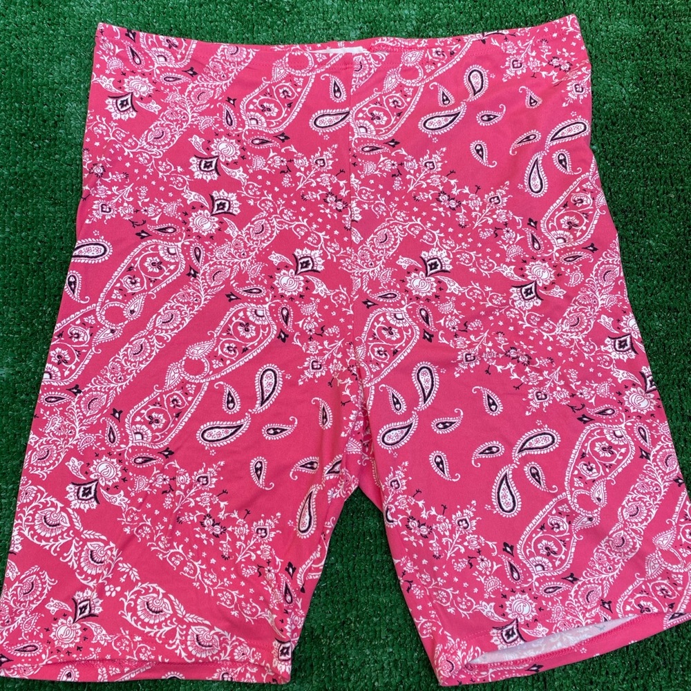 NWT Pink Paisley Bandana Stretch Biker Shorts